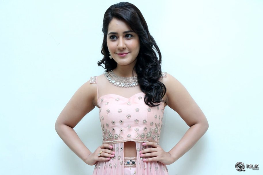Raashi-Khanna-at-Bengal-Tiger-Movie-Audio-Launch